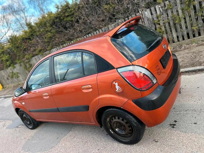 Gebraucht Kia Rio 110 PS (80 kW) 2007 Orange Kleinwagen