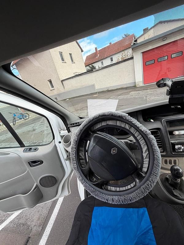 Gebraucht Renault Trafic 110 PS (80 kW) 2012 Weiß Van / Kleinbus