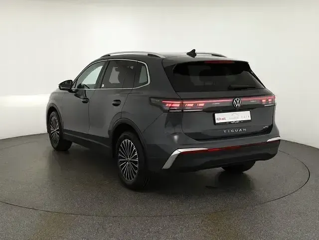 Gebraucht VW Tiguan 150 PS (110 kW) 2025 Grau SUV