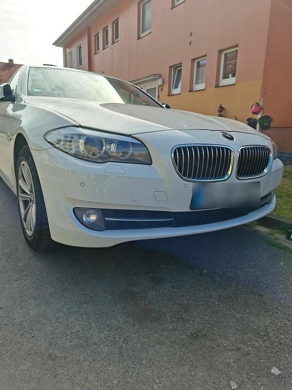 Gebraucht BMW 525 184 PS (135 kW) 2013 Weiß Limousine