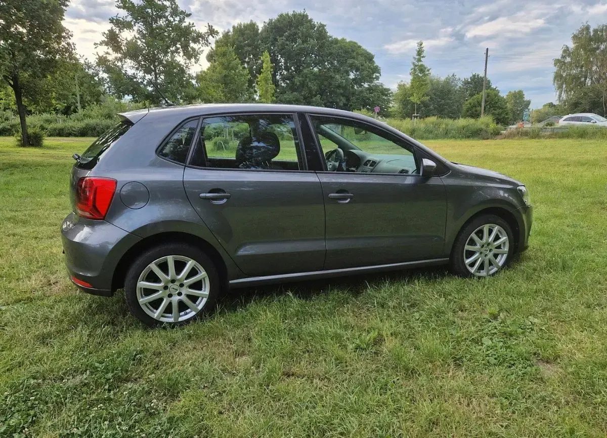 Gebraucht VW Polo Trendline 75 PS (55 kW) 2017 Grau Kleinwagen