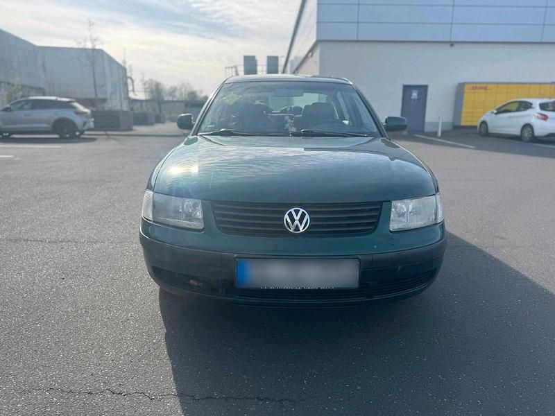 Gebraucht VW Passat 101 PS (74 kW) 2000 Grün Limousine