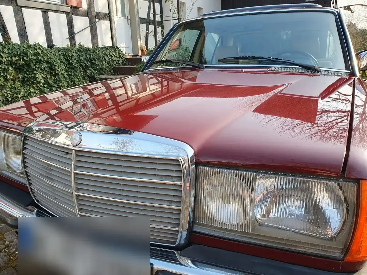 Gebraucht Mercedes E230 136 PS (100 kW) 1984 Rot Limousine