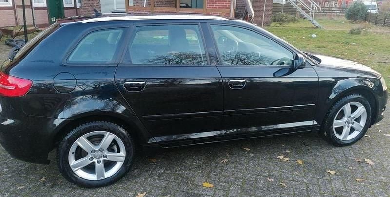 Gebraucht Audi A3 Attraction 125 PS (91 kW) 2011 Schwarz Limousine