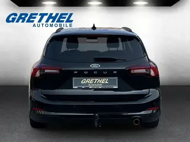 Gebraucht Ford Focus Cool & Connect 125 PS (91 kW) 2022 Schwarz Kombi