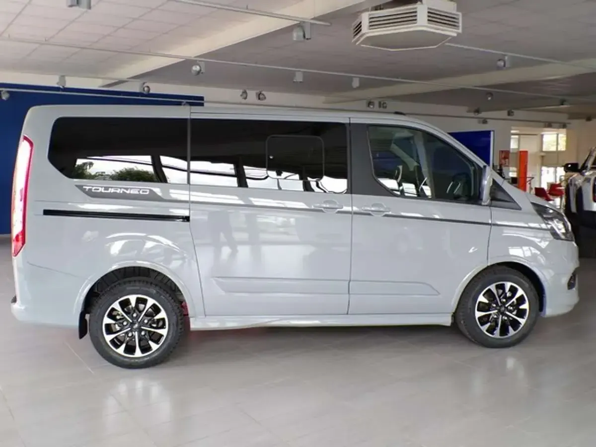 Gebraucht Ford Tourneo Custom Sport 170 PS (125 kW) 2023 Grau Van