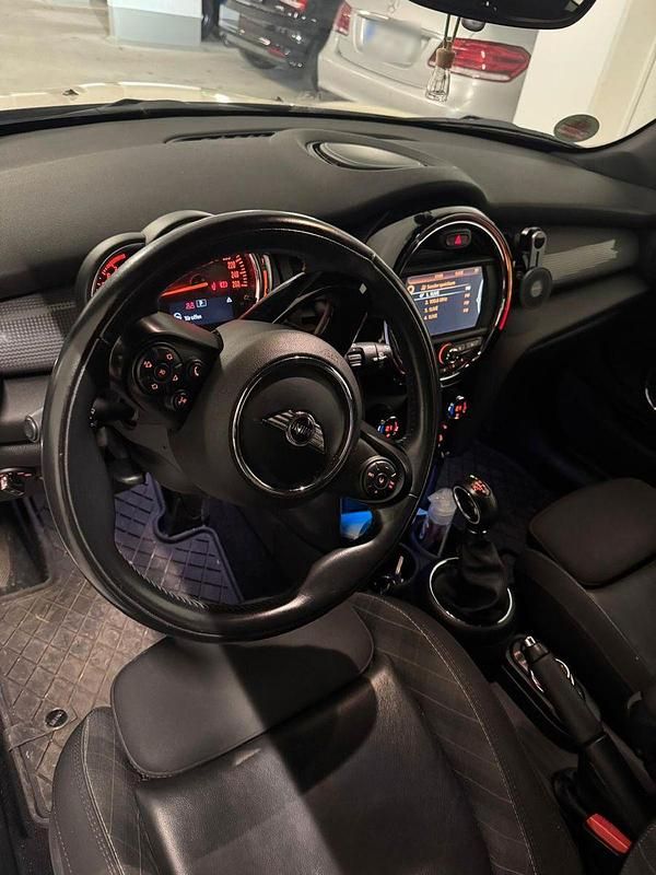 Second-hand Mini Cooper 136 CP (100 kW) 2018 Alb Hatchback