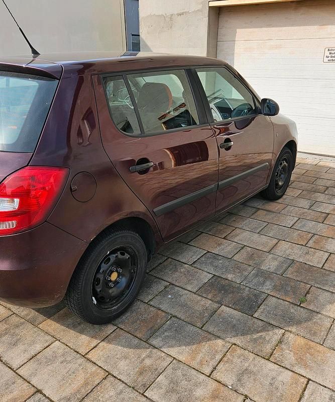Violet Gebraucht 2011 Skoda Fabia Kleinwagen | 2.999 € (Guter Preis) - Bild 1/4