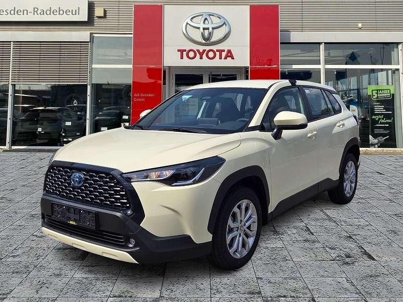Neu Toyota Corolla Cross Business Edition 140 PS (102 kW) 2026 Schneeweiß SUV