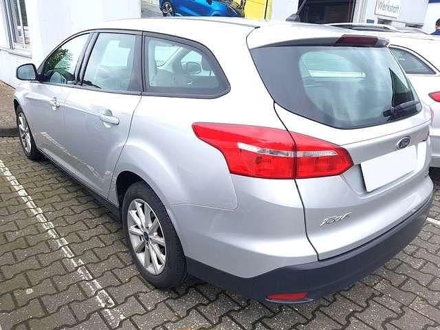 Gebraucht Ford Focus Trend 101 PS (74 kW) 2017 Silber Kombi