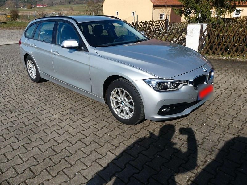 Gebraucht BMW 320 Advantage 190 PS (139 kW) 2018 Silber Kombi