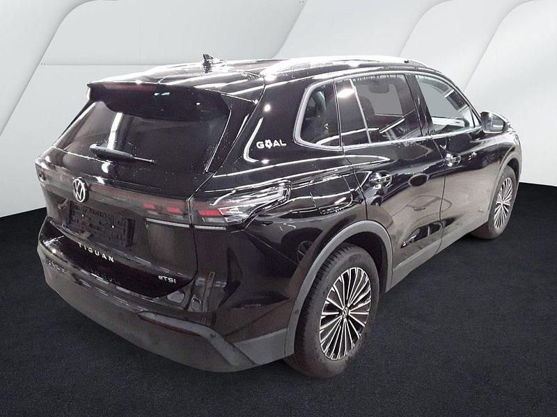 Gebraucht VW Tiguan Design 131 PS (96 kW) 2025 Grenadillschwarz metallic SUV