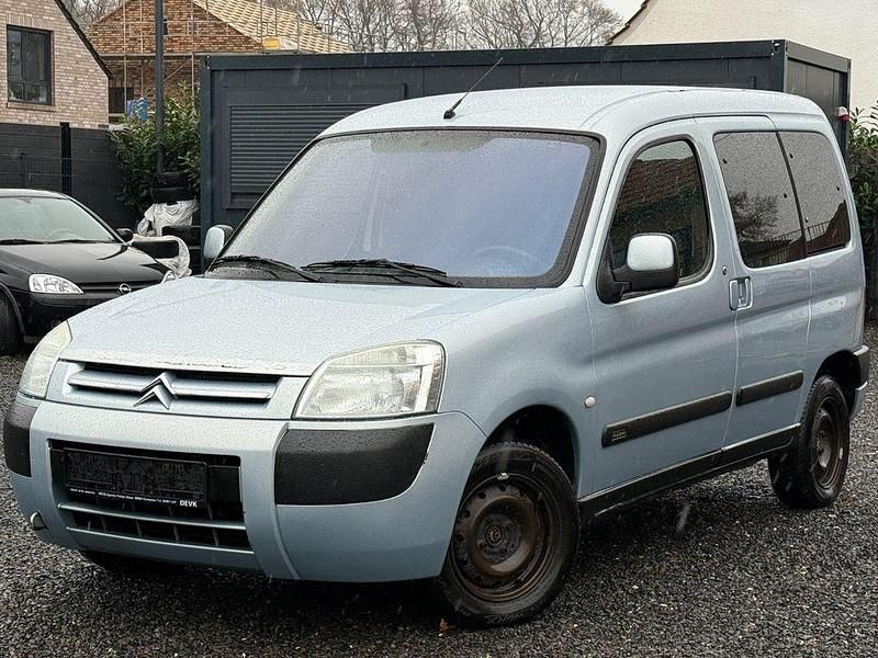 Grau Gebraucht 2004 Citroën Berlingo Van / Kleinbus | 1.690 € (Fairer Preis) - Bild 1/4