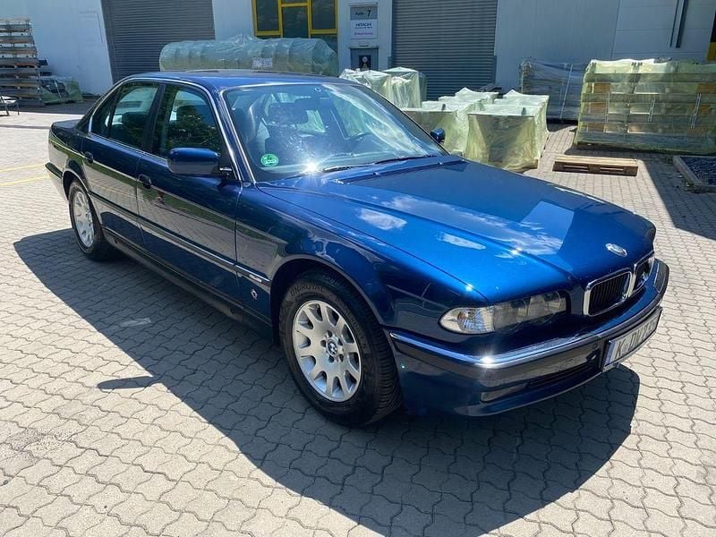 Gebraucht BMW 735 238 PS (175 kW) 1998 Blau Limousine