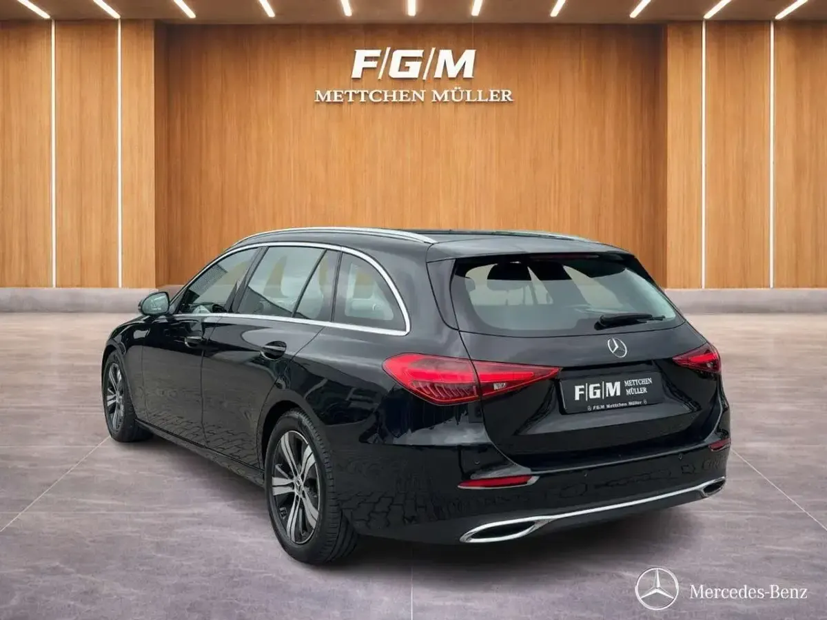 Gebraucht Mercedes C200 Avantgarde 204 PS (150 kW) 2022 Lack obsidianschwarz Kombi