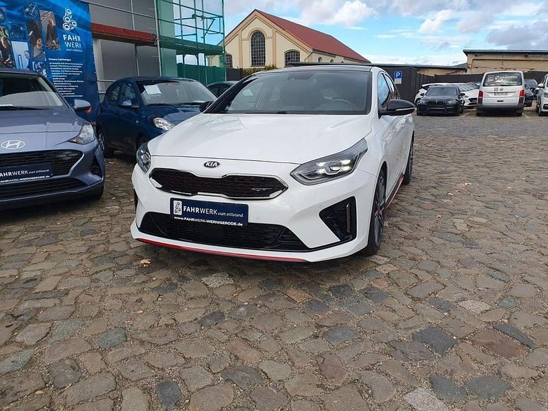 Gebraucht Kia ProCeed GT 204 PS (150 kW) 2019 Weiß Kleinwagen