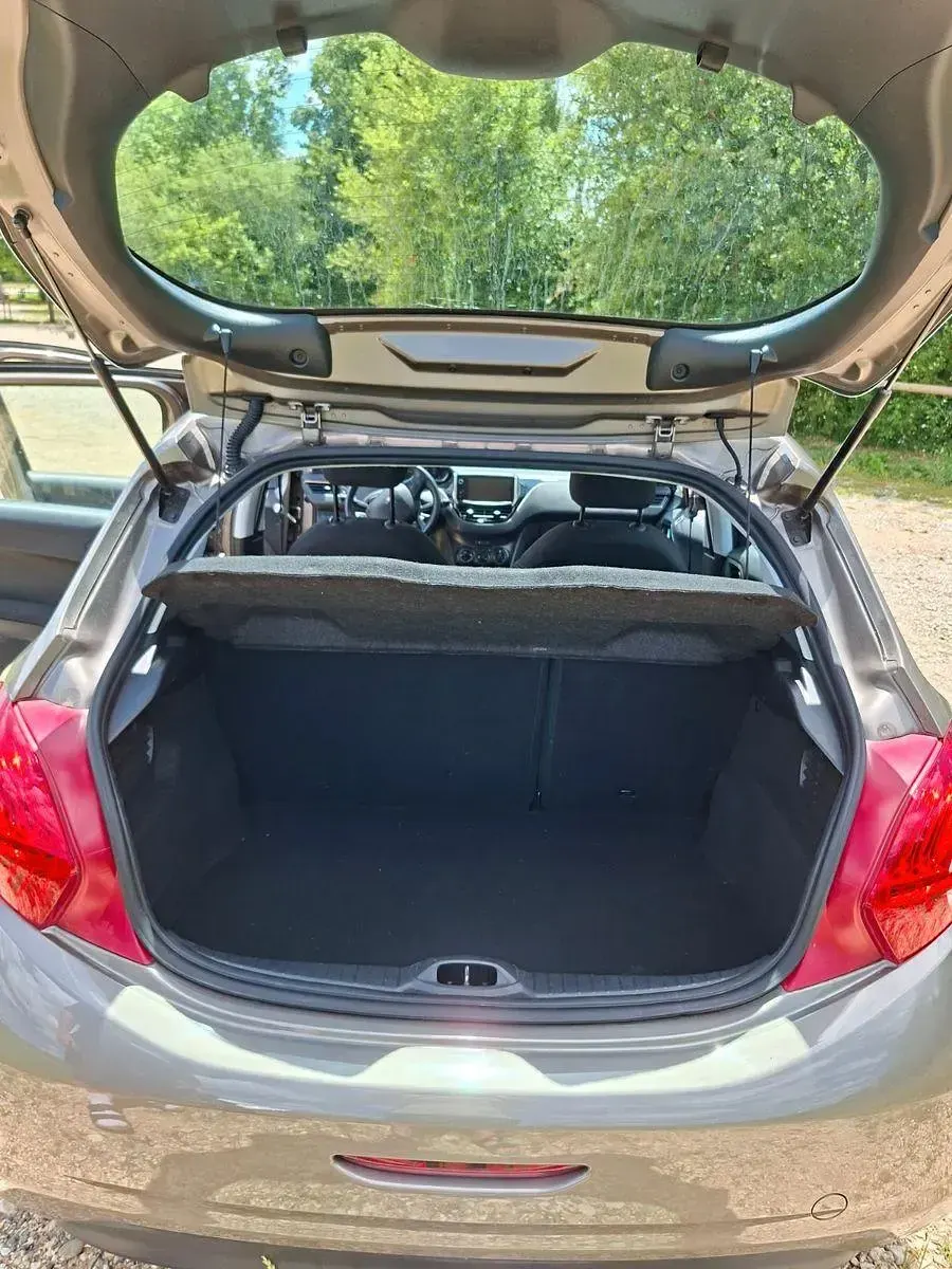 Gebraucht Peugeot 208 Active 95 PS (69 kW) 2012 Grau Kleinwagen