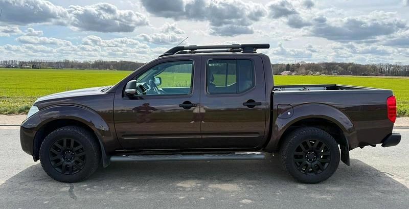Gebraucht Nissan Navara 231 PS (169 kW) 2012 Braun Pickup
