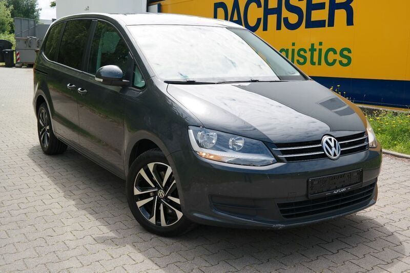 Grau Gebraucht 2011 VW Sharan Trendline Van / Kleinbus | 5.990 € (Etwas zu teuer) - Bild 1/4
