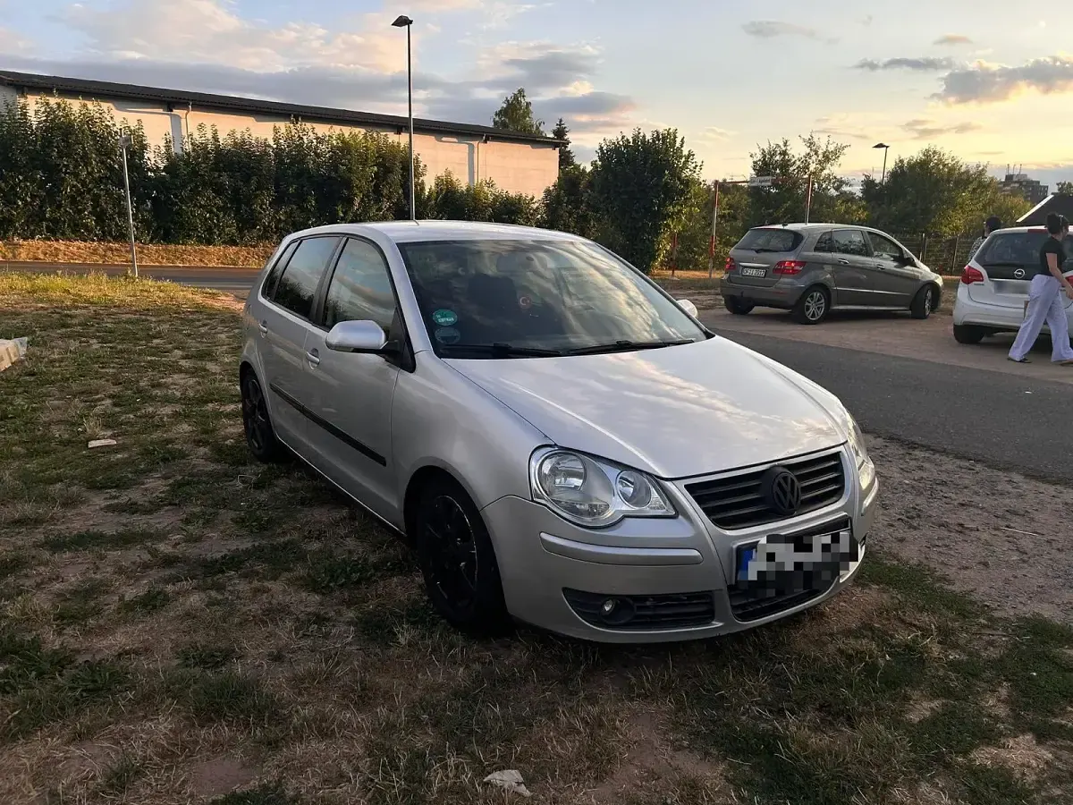Gebraucht VW Polo 75 PS (55 kW) 2005 Silber Kleinwagen