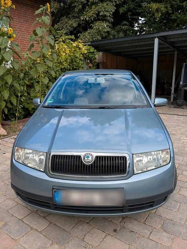 Blau Gebraucht 2003 Skoda Fabia Limousine | 1.000 € (Fairer Preis) - Bild 1/4