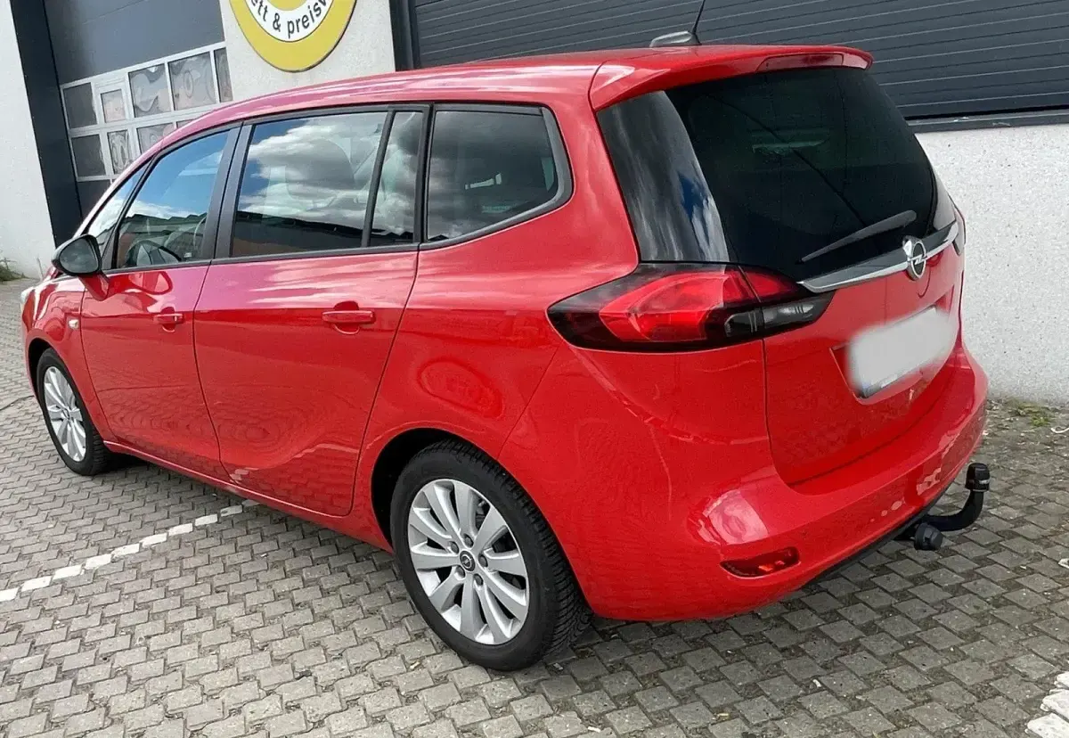 Gebraucht Opel Zafira 140 PS (102 kW) 2018 Rot Van / Kleinbus