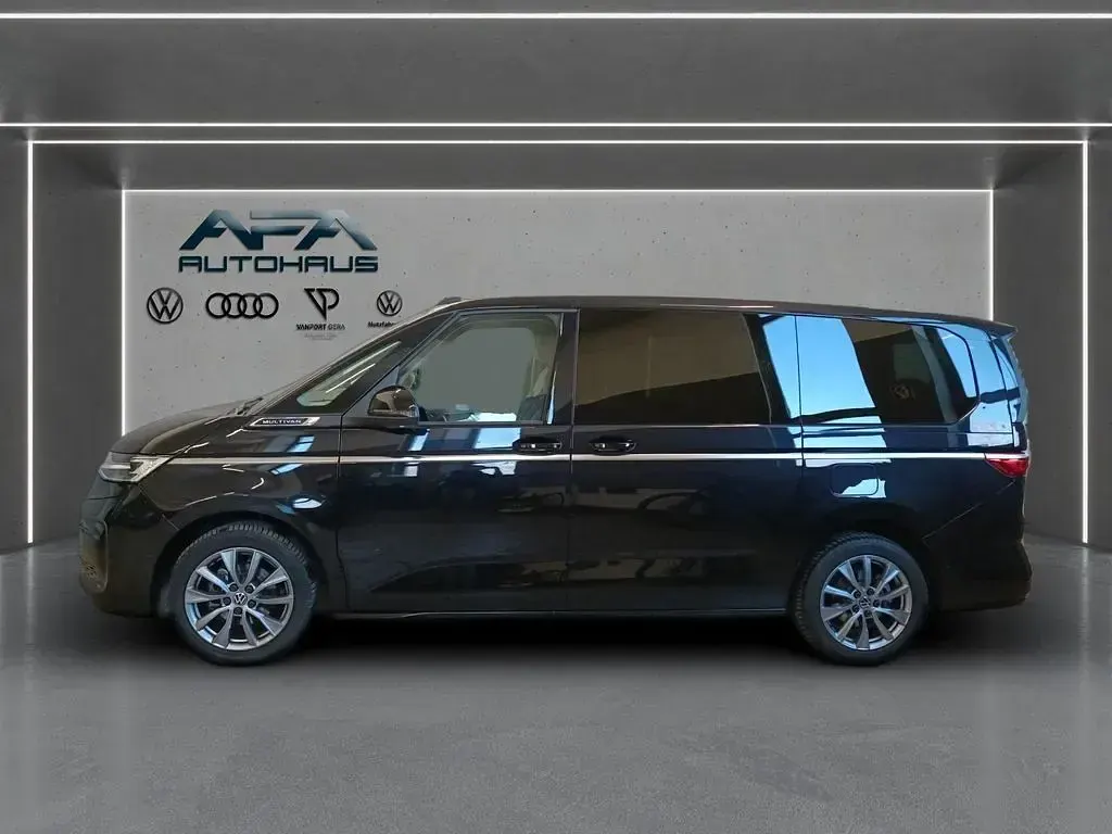Gebraucht VW Multivan Style 150 PS (110 kW) 2025 Schwarz Van / Kleinbus
