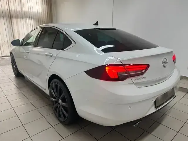 Gebraucht Opel Insignia Business Innovation 209 PS (153 kW) 2018 Abalone weiss (p3s) Limousine
