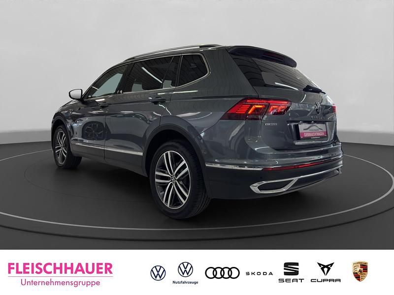 Gebraucht VW Tiguan Allspace Elegance 190 PS (139 kW) 2022 Grau SUV