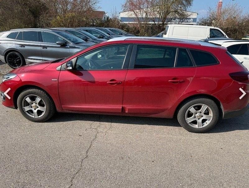 Gebraucht Renault Mégane III Initiale Paris 116 PS (85 kW) 2014 Rot Limousine