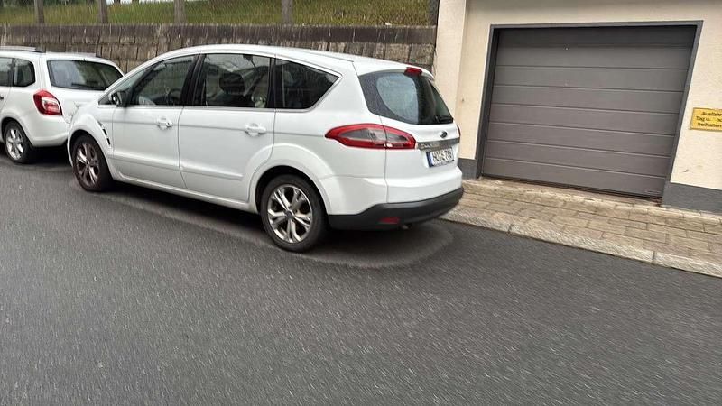 Schwarz Gebraucht 2012 Ford S-MAX Titanium Van / Kleinbus | 6.000 € (Fairer Preis) - Bild 1/4