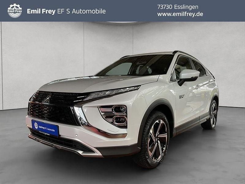 Titanweiß premiummetallic Gebraucht 2022 Mitsubishi Eclipse Cross Plus SUV | 23.890 € (Guter Preis) - Bild 1/4