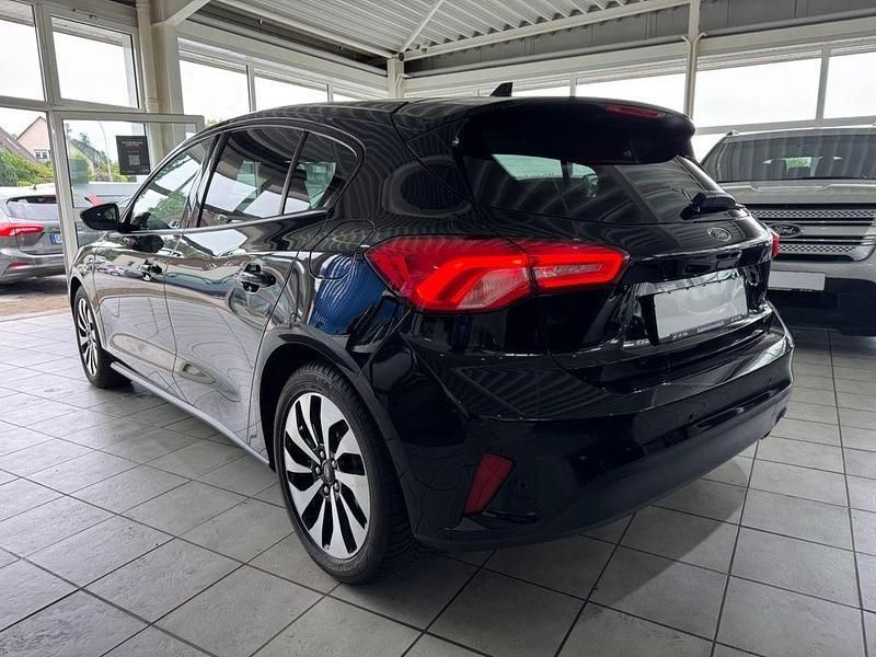 Gebraucht Ford Focus Cool & Connect 125 PS (91 kW) 2019 Schwarz Limousine
