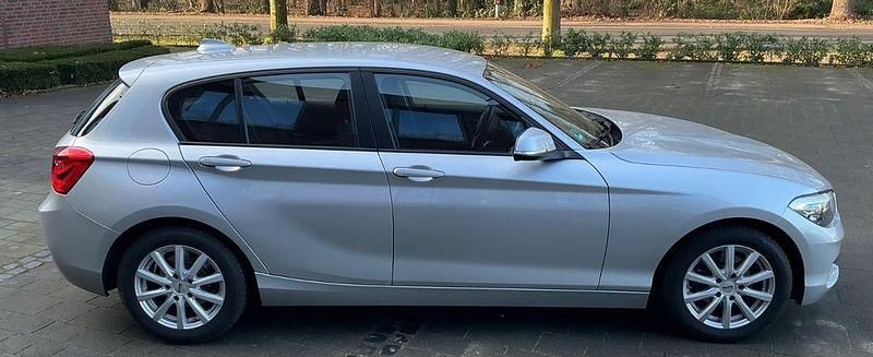 Gebraucht BMW 118 Advantage 136 PS (100 kW) 2017 Silber Kleinwagen