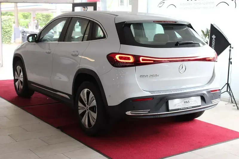 Brugt Mercedes EQA250+ Advanced 139 kW (190 HK) 2023 Hvid SUV