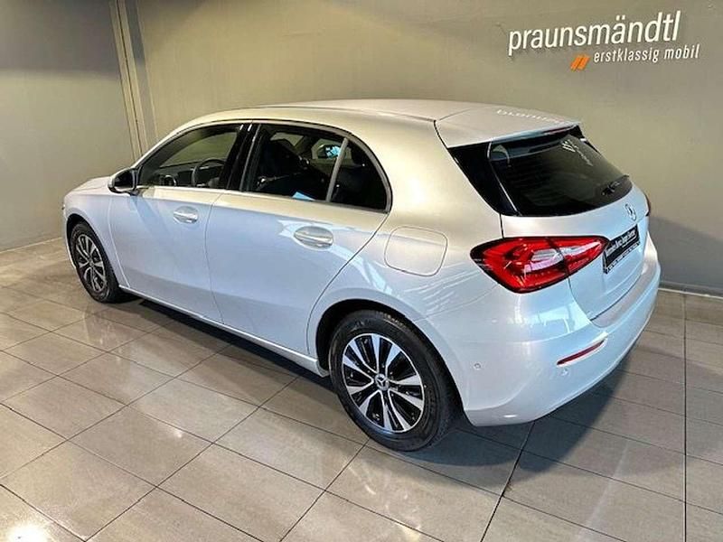 Gebraucht Mercedes A200 Style 163 PS (119 kW) 2023 Silber Kleinwagen