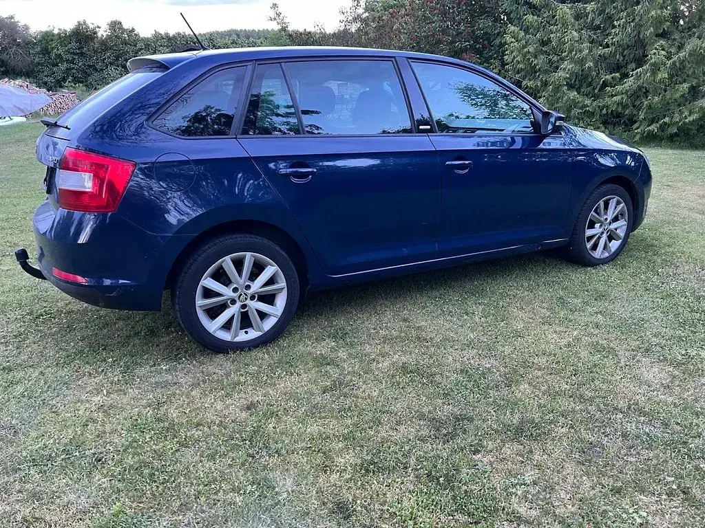 Gebraucht Skoda Rapid Joy 90 PS (66 kW) 2016 Blau Kleinwagen