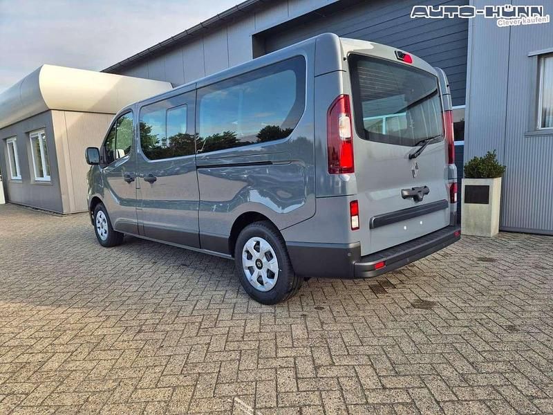 Neu Renault Trafic Evolution 150 PS (110 kW) 2025 Highland grau metallic Van / Kleinbus