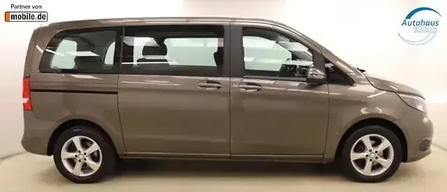 Gebraucht Mercedes V220 163 PS (119 kW) 2018 Grau Van / Kleinbus