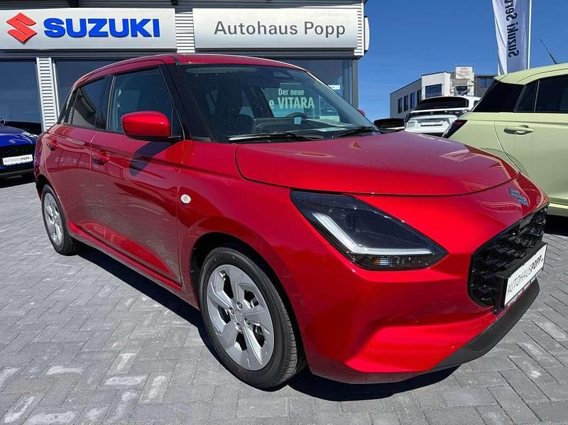 Neu Suzuki Swift Comfort 83 PS (61 kW) 2026 Rot Kleinwagen