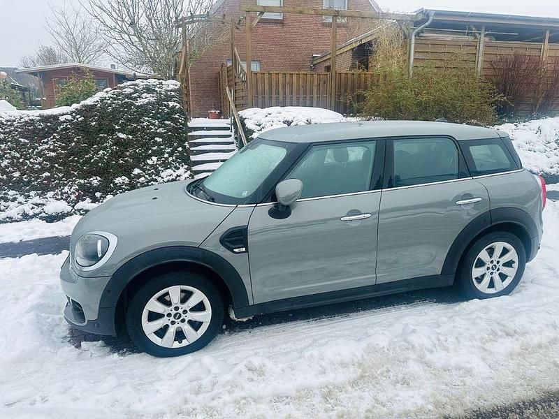 Grau Gebraucht 2018 Mini Cooper Countryman SUV | 17.990 € (Fairer Preis) - Bild 1/4