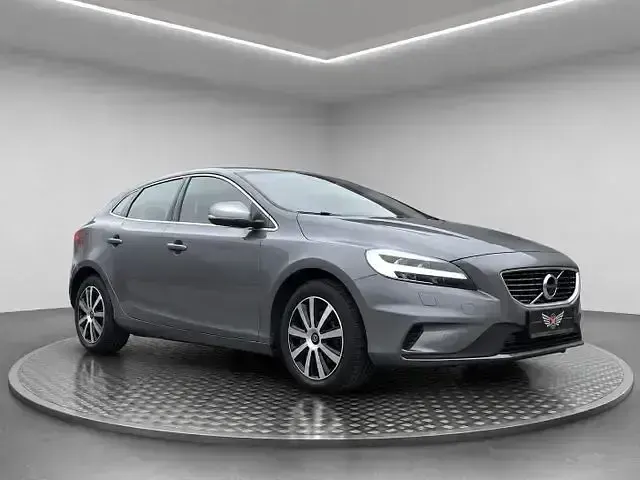Gebraucht Volvo V40 R-Design 120 PS (88 kW) 2018 Grau Limousine