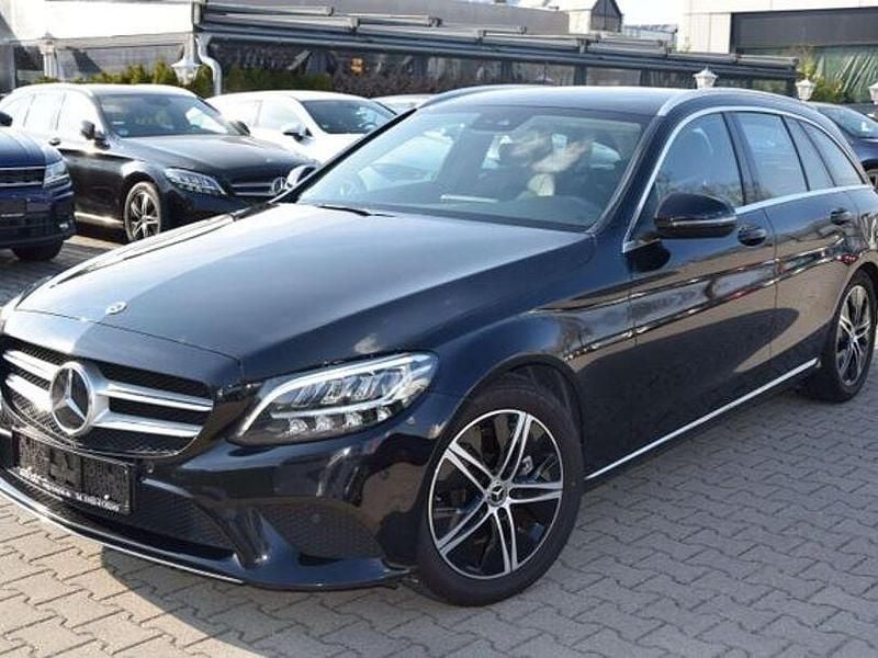 Gebraucht Mercedes C200 150 PS (110 kW) 2018 Obsidianschwarz  metalliclack Kombi