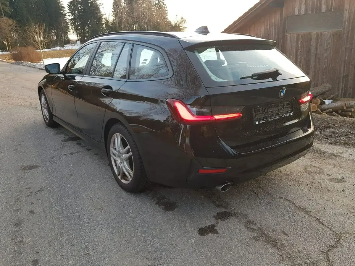Gebraucht BMW 318 M Sport 150 PS (110 kW) 2021 Schwarz Kombi
