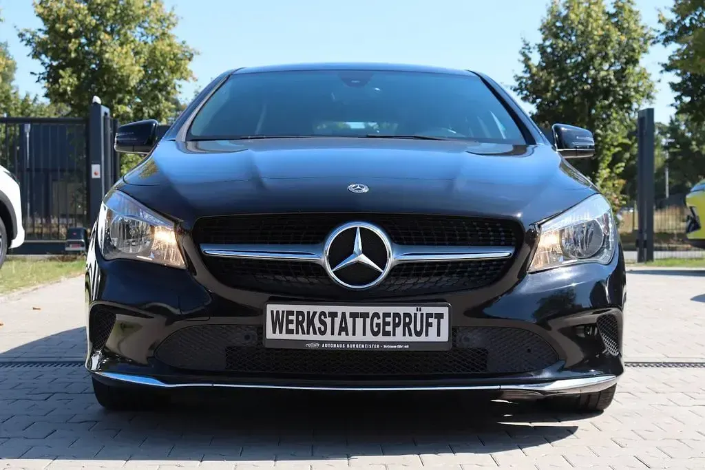 Gebraucht Mercedes CLA200 136 PS (100 kW) 2018 Schwarz Coupé
