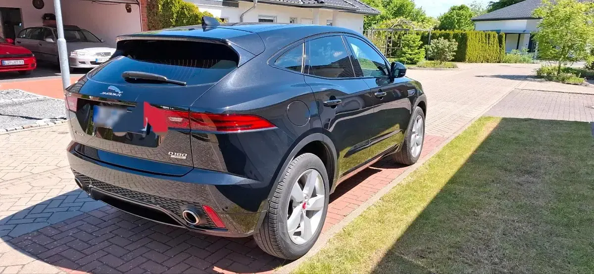 Gebraucht Jaguar E-Pace R-Dynamic 180 PS (132 kW) 2018 Schwarz SUV
