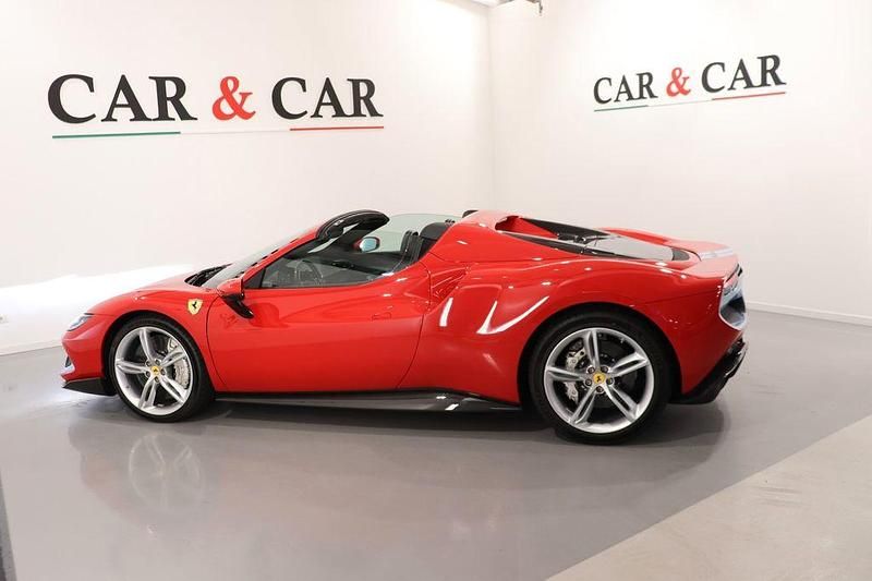 Gebraucht Ferrari 296 829 PS (609 kW) 2022 Rot Cabrio