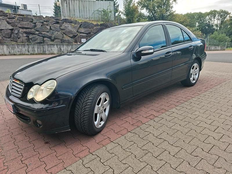 Schwarz Gebraucht 2006 Mercedes C180 Limousine | 2.599 € (Guter Preis) - Bild 1/4