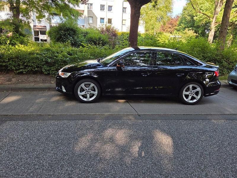 Schwarz Gebraucht 2019 Audi A3 Limousine | 17.000 € (Guter Preis) - Bild 1/4