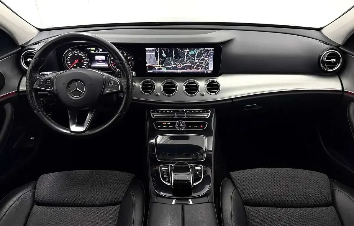 Gebraucht Mercedes E350 Avantgarde 286 PS (210 kW) 2017 Grau Limousine